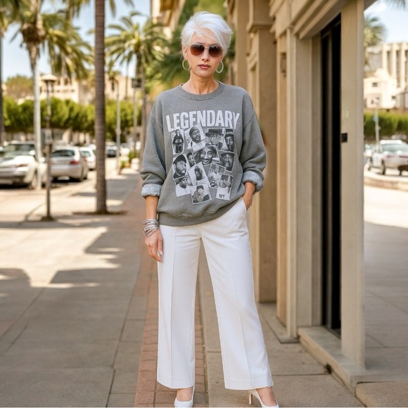 Legendary Whitetails Gray Sweatshirt - Picture 1 of 6